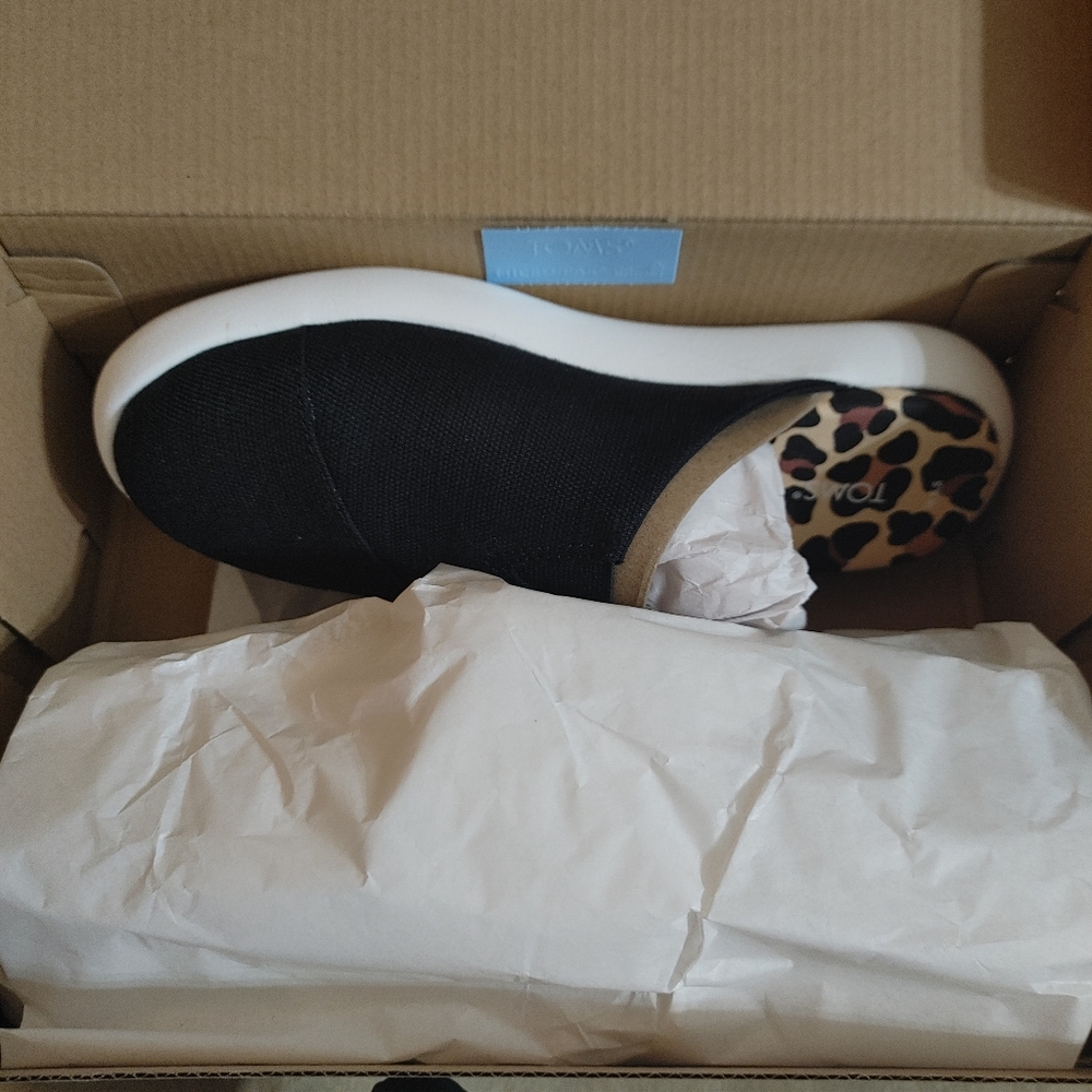 Toms Shoes